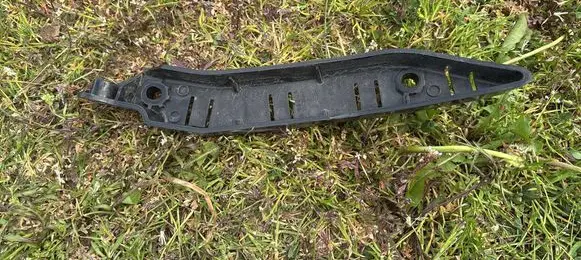 Tesla Model Y Front bumper mounting bracket 149377100b