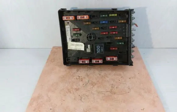 Volkswagen PASSAT B6 Fuse box set
