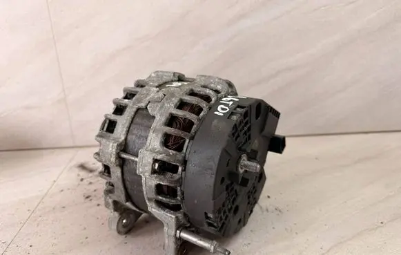 Volkswagen Touran III Generator/alternator 03L903023M