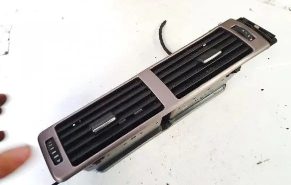 Audi A6 S6 C5 4B Dash center air vent grill 4b1820951