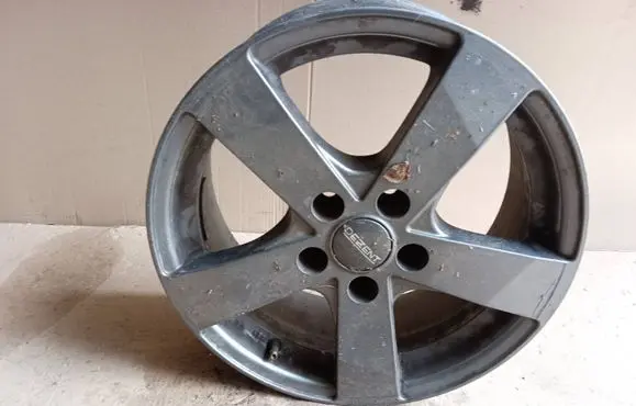 R16 alloy rim