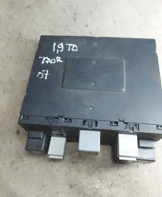 Volkswagen Touran I Comfort/convenience module 3C0937049AD F005V00630 H5782002