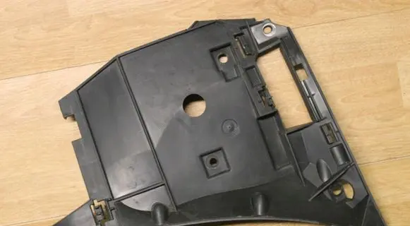 Volvo S80 Front bumper mounting bracket 08693042