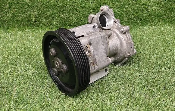 BMW 3 E46 Power steering pump 7500335 32427500335