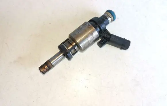 Audi A4 S4 B8 8K Fuel injector 0261500076 06H906036G