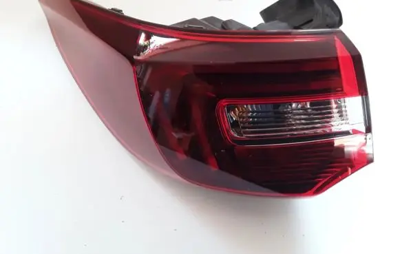 Opel Grandland X Rear/tail lights 81660101