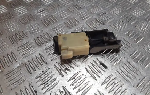 Fuel tank cap lock