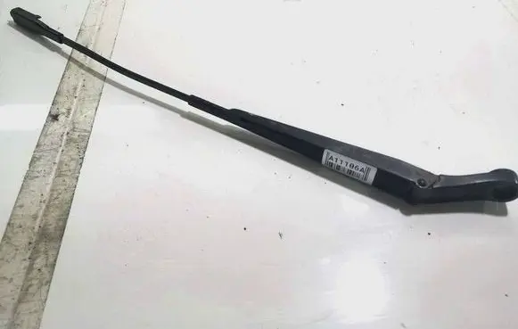 Opel Zafira B Front wiper blade arm 