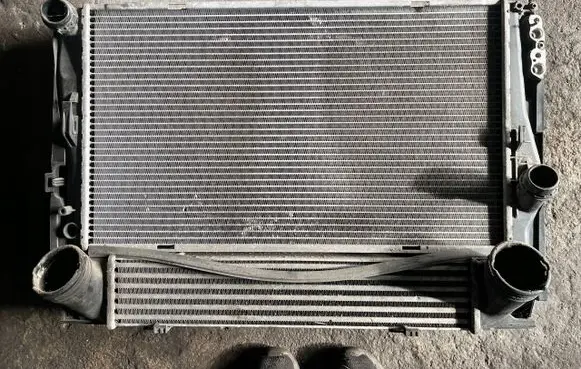 BMW X1 E84 Intercooler radiator braknumeruczci