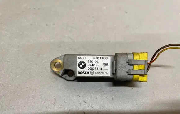 BMW X5 E53 Airbag deployment crash/impact sensor 6911038