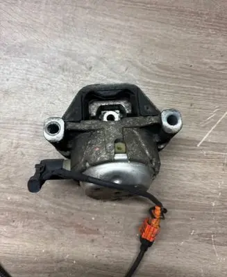 Audi A6 C7 Engine mount bracket W18534