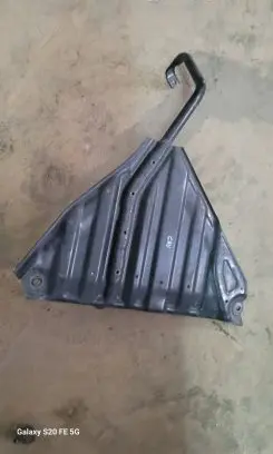 Honda CR-V Fuel tank mounting bracket 