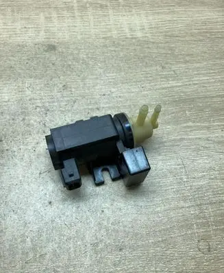 Opel Insignia A Turbo solenoid valve 55573362