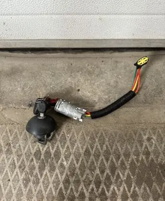 Renault Scenic I Ignition lock K04W035AKN 8200238413 H8200221738