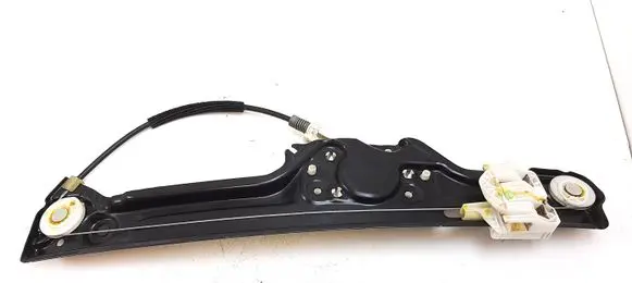 Rear window lifting mechanism without motor