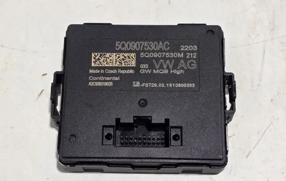 Volkswagen PASSAT B8 Gateway control module 5Q0907530AC 5Q0907530M