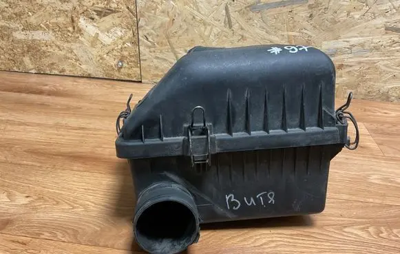 Hyundai Coupe Air filter box 2811026400