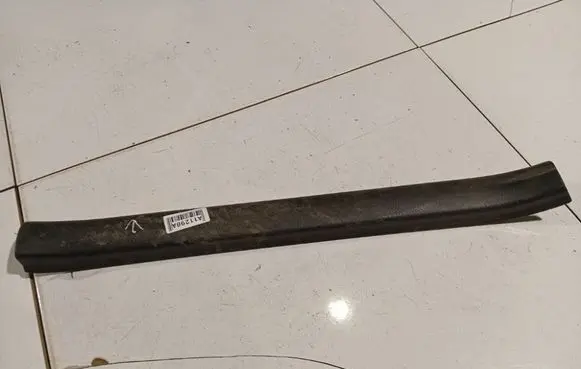 Toyota Corolla Verso AR10 Front sill trim cover 679140F010