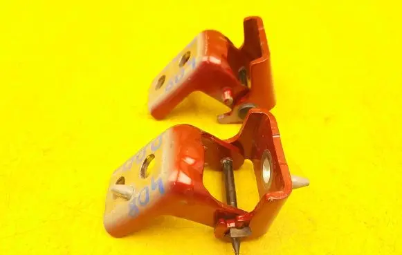 Peugeot 408 P54 Front door lower hinge 