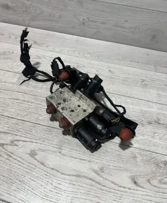BMW 7 E65 E66 Active stabilizer control/valve assembly 6758704 3044641 BMW3720