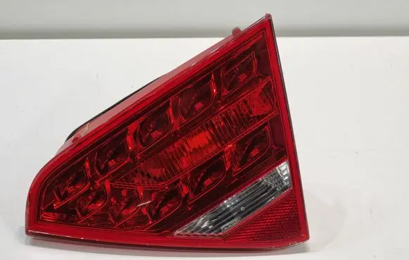 Audi A5 8T 8F Tailgate rear/tail lights 8T0945094A