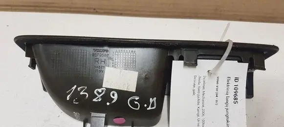 Volvo V50 Electric window control switch 8679682 30658449