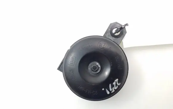Toyota RAV 4 (XA40) Horn signal 8651020280