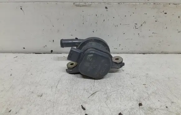 Toyota Hilux VIII Electric auxiliary coolant/water pump 161B047010