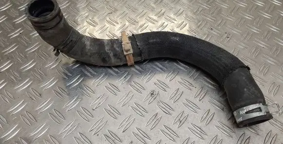 Toyota Avensis T270 Engine coolant pipe/hose