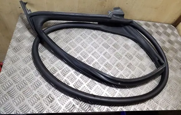 Front door rubber seal