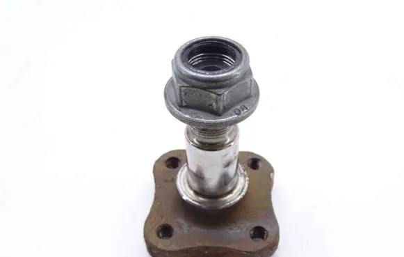 Nissan Note (E11) Hub lock 