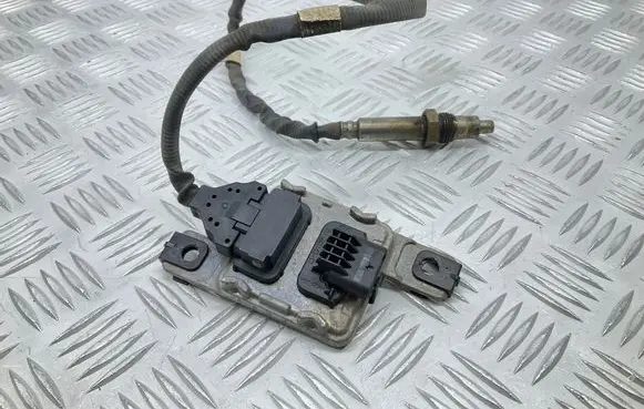 Volkswagen PASSAT B8 Lambda probe sensor 04L907805BG