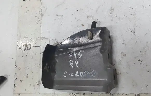 Fender mounting bracket
