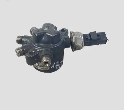 Ford Focus Fuel main line pipe 9D280DB