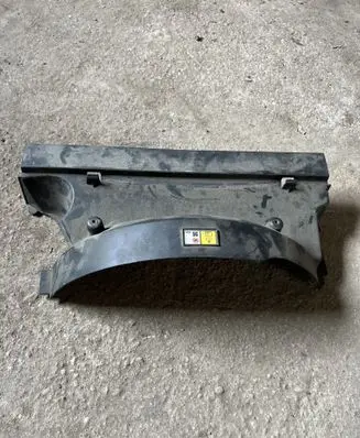 Land Rover Discovery 3 - LR3 Radiator trim PGK500085V6 PGK500220