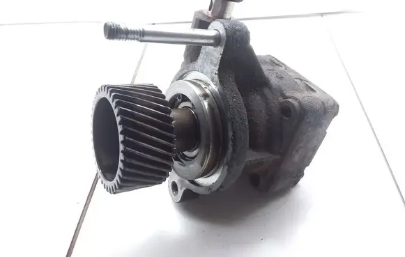 Ford Ranger Vacuum pump 7419933
