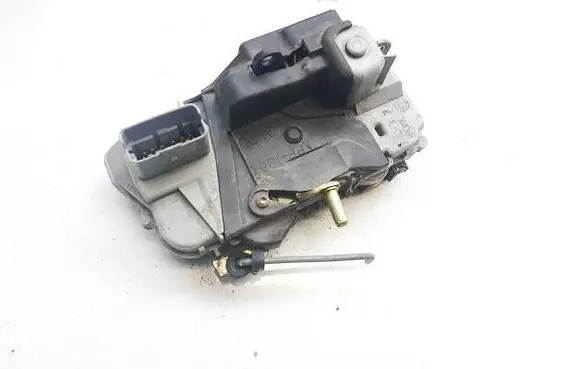 Citroen Xsara Picasso Rear door lock 
