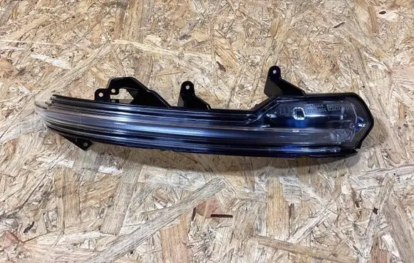 Porsche Cayenne (9Y0 9Y3) Front fender indicator light 9y1949102e