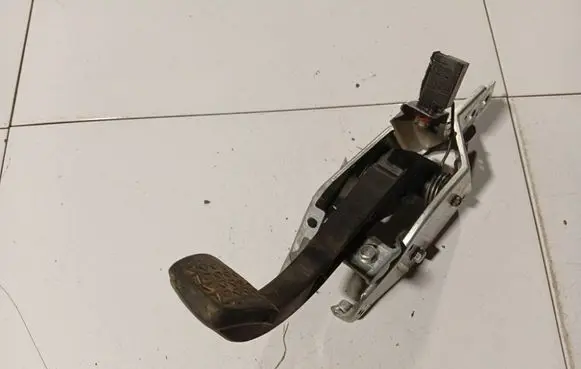 Opel Astra G Brake pedal 