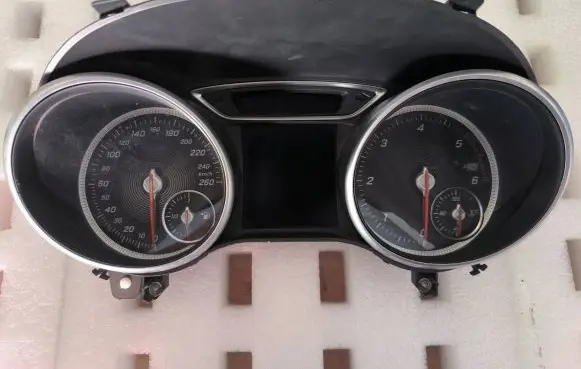 Mercedes-Benz GLA W156 Speedometer (instrument cluster) A1569009503
