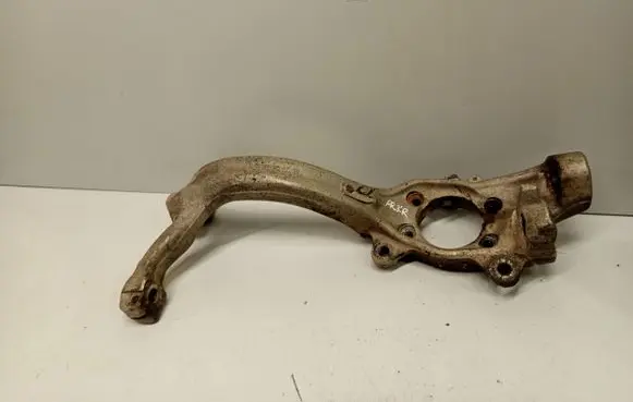 Front wheel hub spindle knuckle