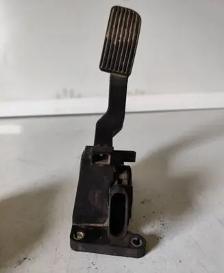 Mercedes-Benz Sprinter W901 W902 W903 W904 Accelerator throttle pedal 0281002335 183302810 A9013000404