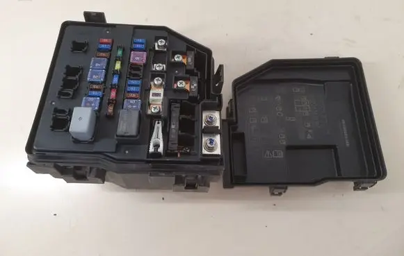 Honda Civic Fuse module 01SMGE01