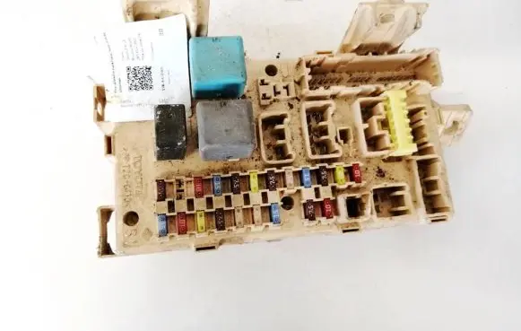 Toyota Avensis T250 Fuse box set 82641ca010f 82641-ca010-f