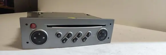 Renault Modus Radio/CD/DVD/GPS head unit 8200562686 UPDATELIST
