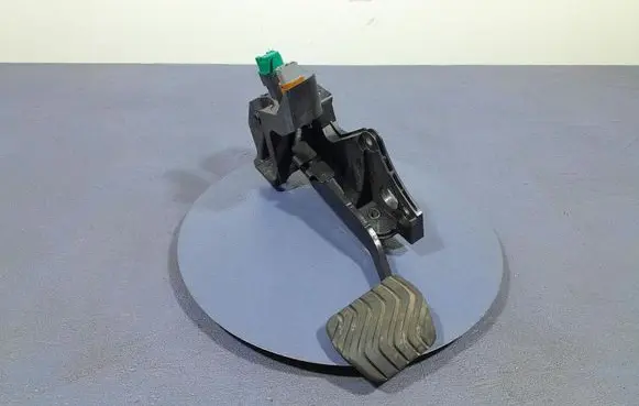 Renault Captur Accelerator throttle pedal 465013026R