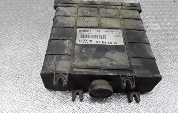 Volkswagen Golf III Engine control unit/module 0281001310 028906021AG