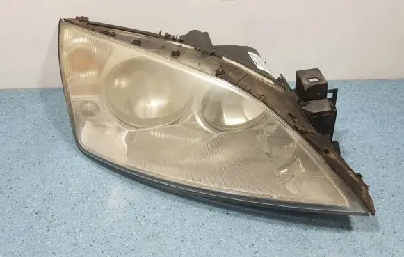 Ford Mondeo Mk III Headlight/headlamp