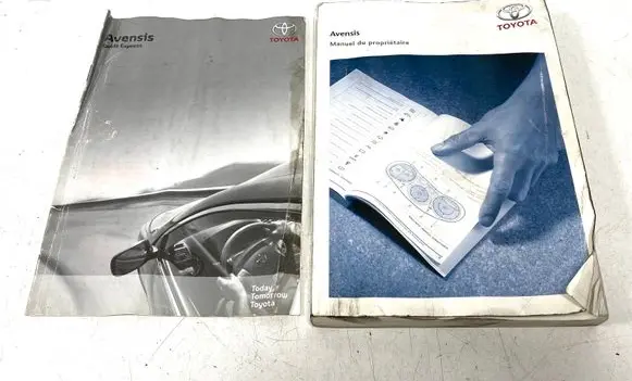 Toyota Avensis T270 Owners service history hand book 0199920A53 OM20A53K 01081100Z