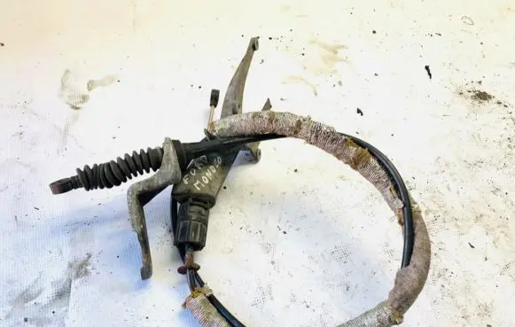 Ford Mondeo MK I Gear shift cable linkage